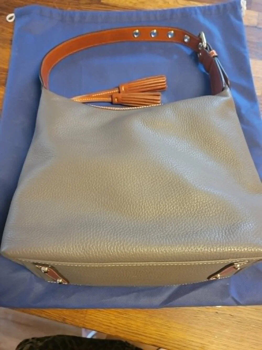 Dooney & Bourke like new